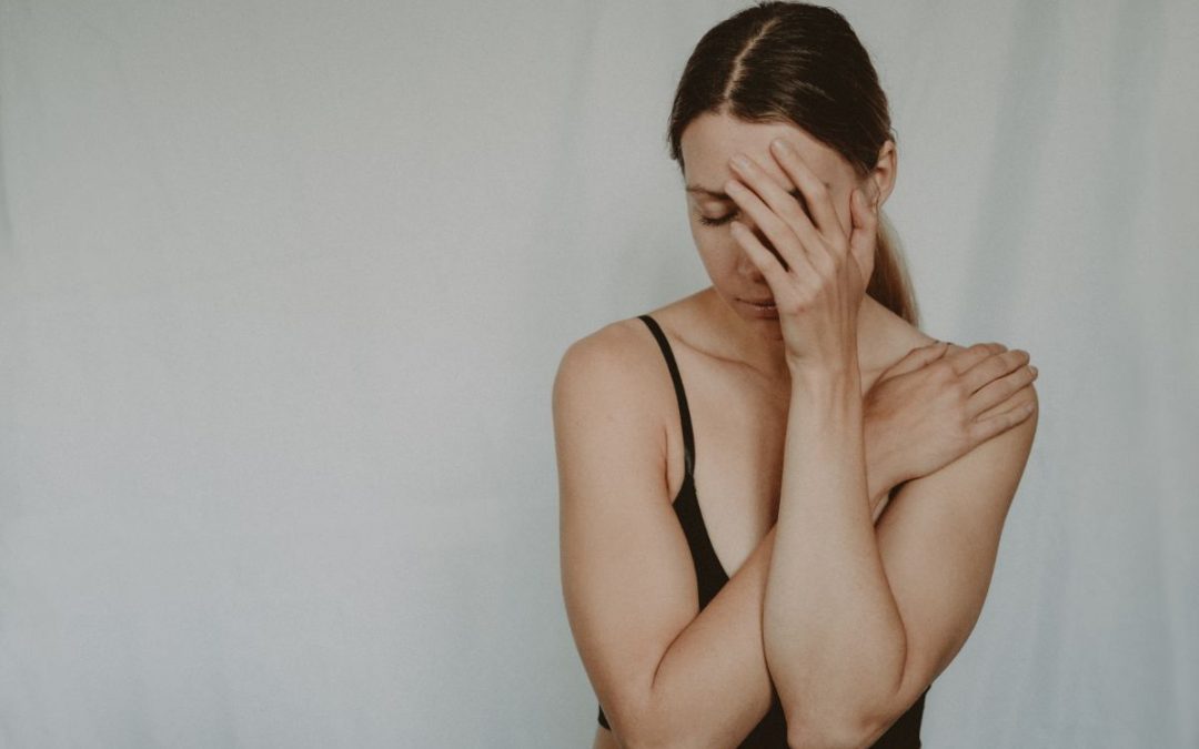 Depresie: ce este, care sunt simptomele, cauzele apariției și tratamentul depresiei